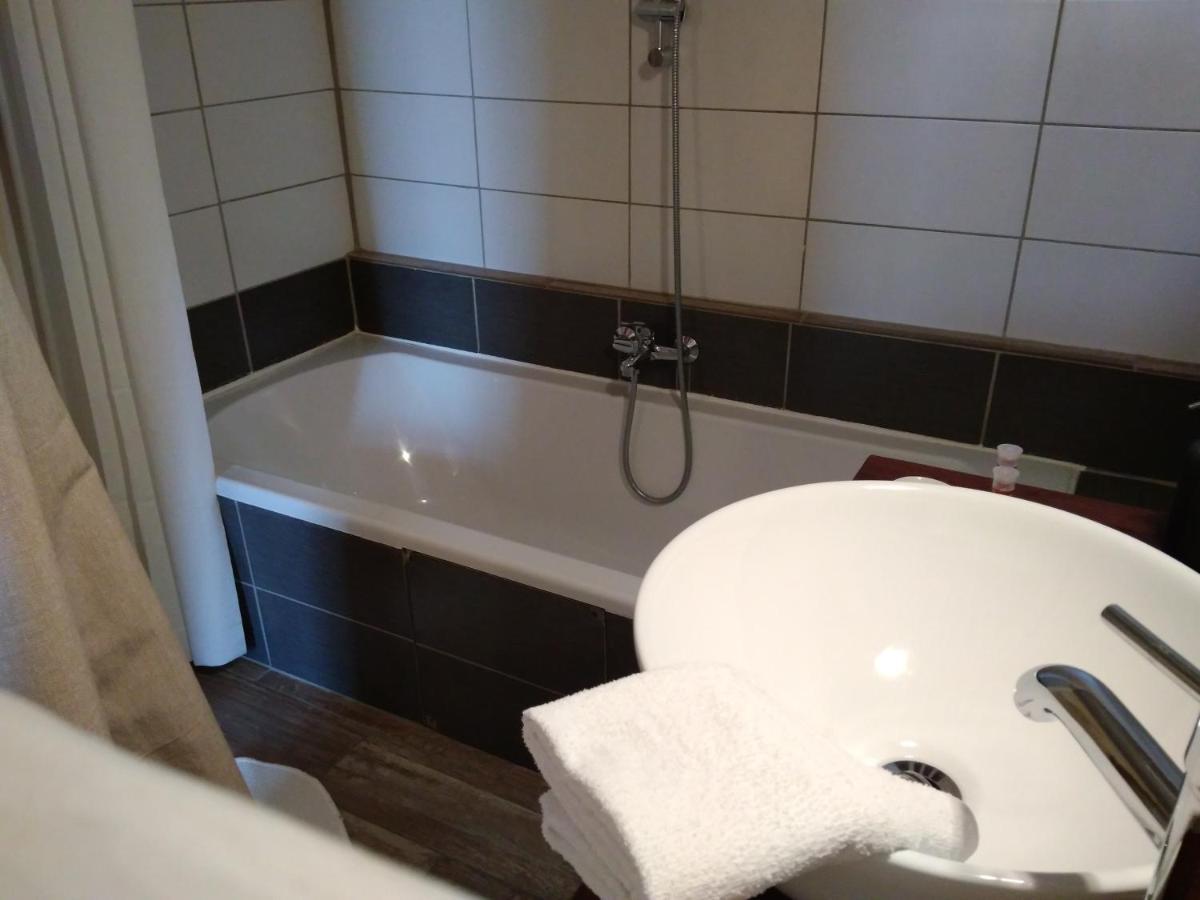Chambre D'Hotes Face Au Lavoir Methamis ภายนอก รูปภาพ
